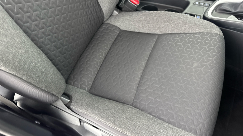 Toyota Yaris Cross 1.5 Hybrid Design 5dr CVT Hybrid Estate